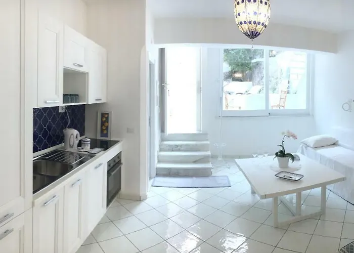 Marilu Vacation In Appartement *